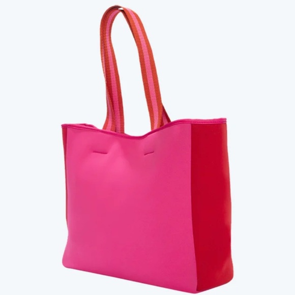 SUMMERSALT Beach Tote Bag in Habiscus & Lava - Picture 2 of 12